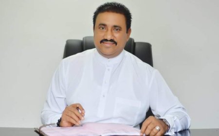 சம்பந்தனும் சுமந்திரனும் தமிழினத்தின் துரோகிகள்!