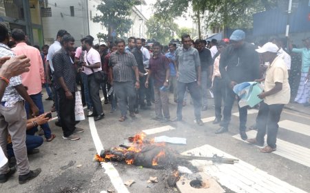 உருவ பொம்மை எரித்து கொழும்பில் இ.தொ.கா. ஆர்ப்பாட்டம்!