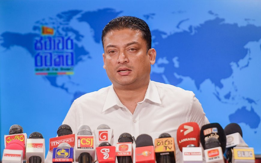வீழ்ந்த நாட்டை இரண்டு வருடத்தில் மீட்பது அதிசயம் - திலும் அமுனுகம