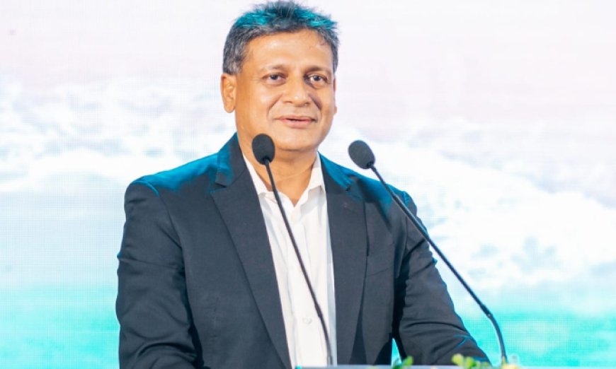 கட்டுப்பணம் செலுத்தினார் திலித் ஜயவீர 