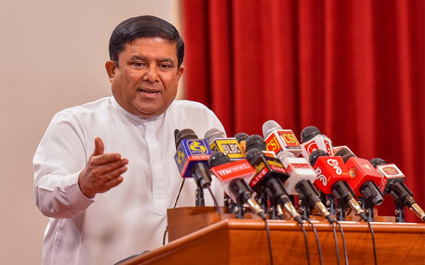 ரணில் தோல்வியடைந்தால் முழு நாடும் தோற்கும் - வஜிர அபேவர்தன