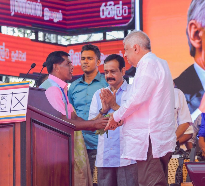 அநுர, சஜித் அணிகளின் முக்கியஸ்தர்கள் ரணிலுடன் சங்கமம்