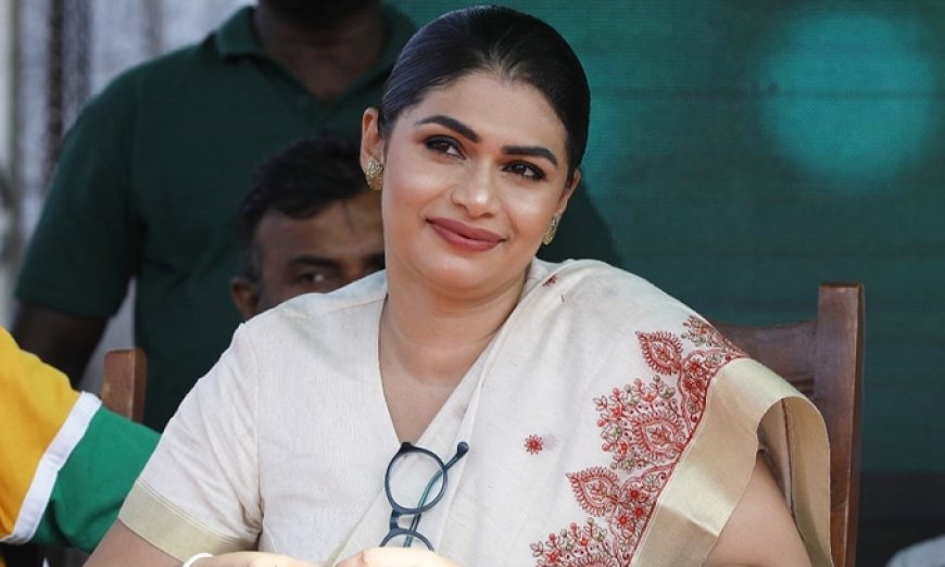 ஹிருணிக்கா இராஜினாமா